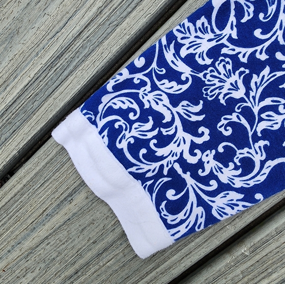 L blue/white scroll top - Picture 4 of 14